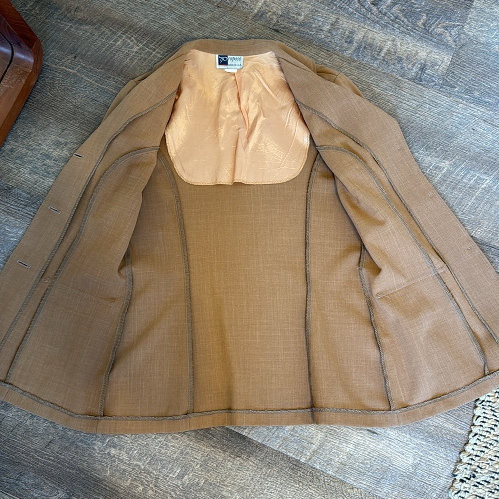 Vintage Tan Blazer - Picture 6 of 7